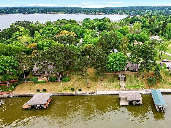 2nd image of 754 Shoreline Dr
