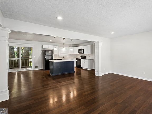 5th image of 1209 Siesta Ln