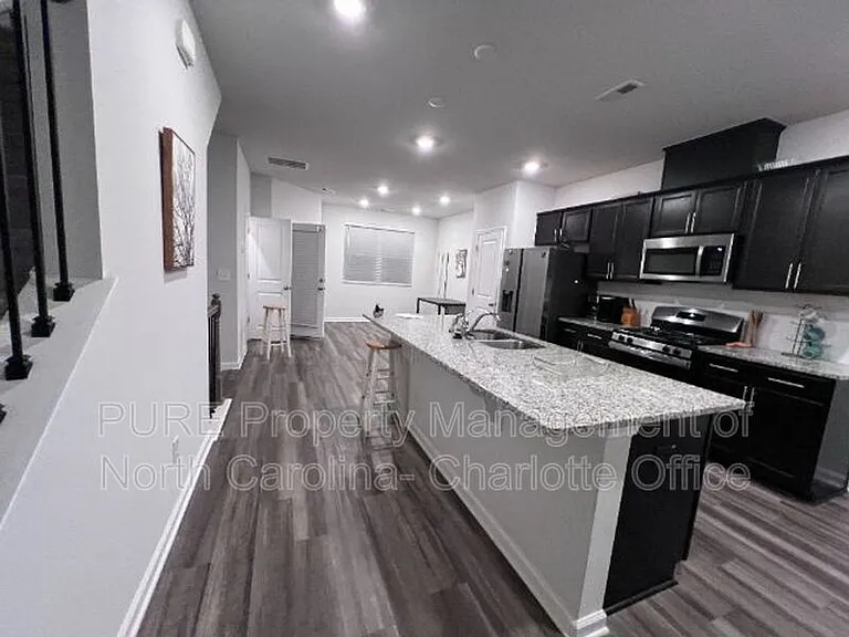 4945 Southern Magnolia Dr — Photo 2