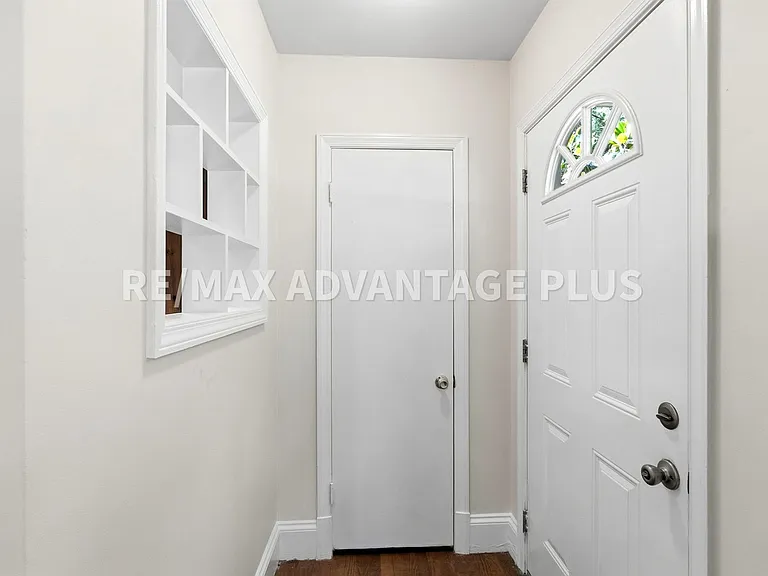 1552 Cumberland Rd — Photo 3