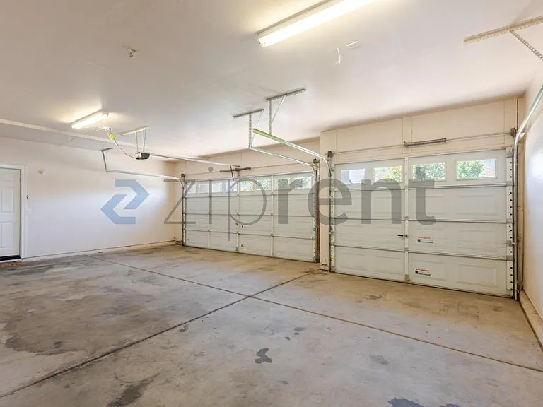 5609 Freestone Dr — Photo 31