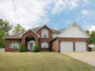 602 Windy Ridge Dr, Washington, MO 63090