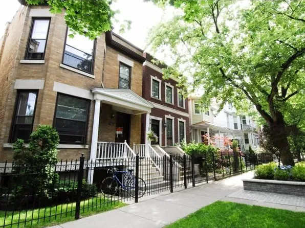 1721 W Nelson St APT 2F, Chicago, IL 60657