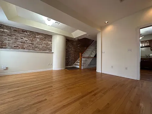 327 Saint John St #C — Photo 3