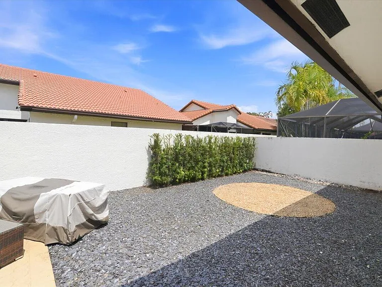 21583 Villa Nova Dr — Photo 48