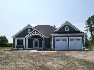 3 Mockingbird Ln, Kennebunk, ME 04043