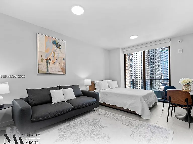121 NE 5th St #3200 — Photo 3