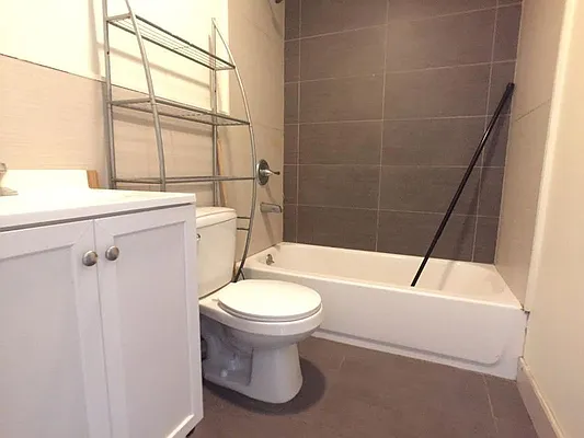 Rented by Evergreen Apartments BK | media 16