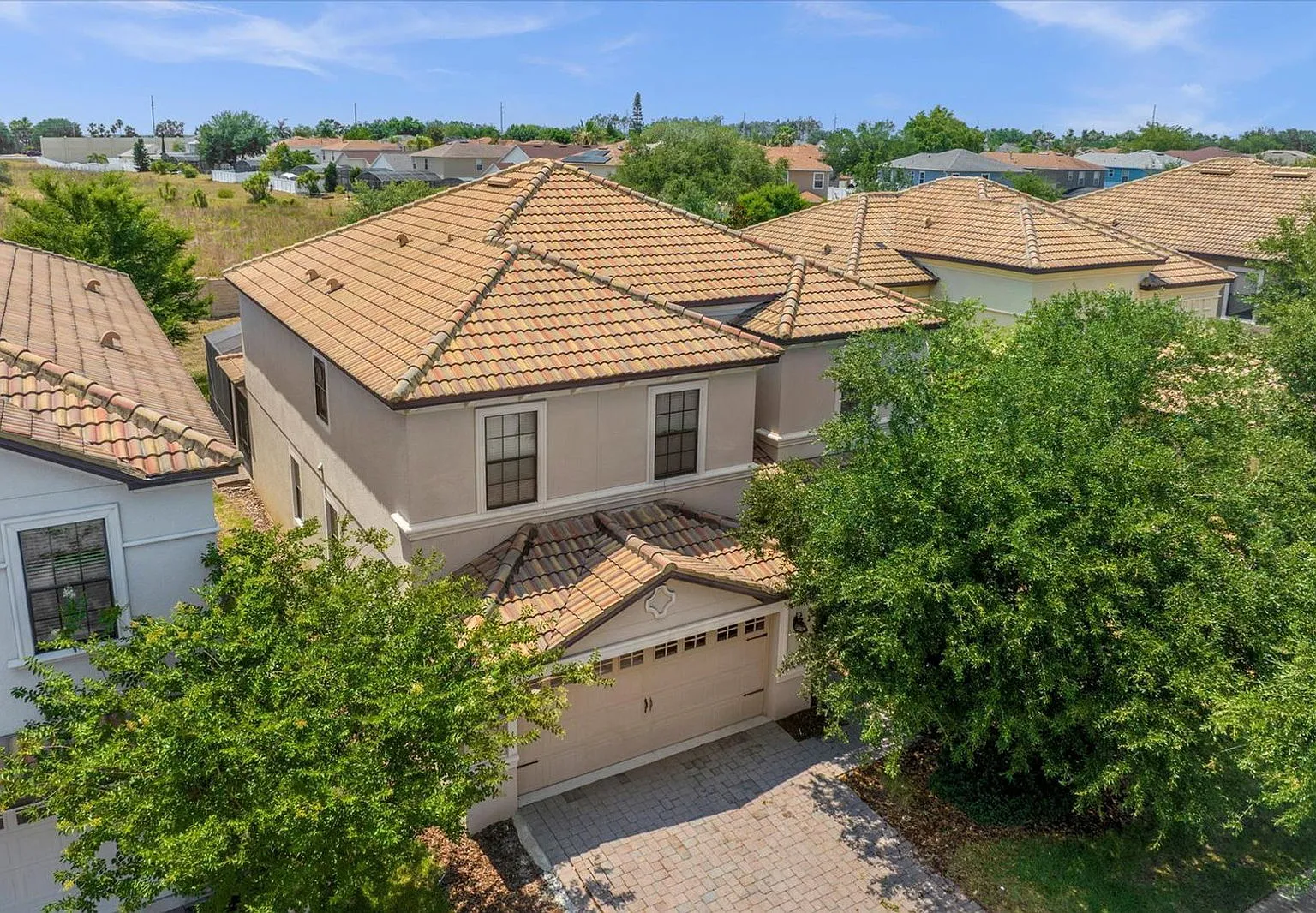 6 bed, 6.0 bath, 3339 sqft, $4,000 — Photo 3