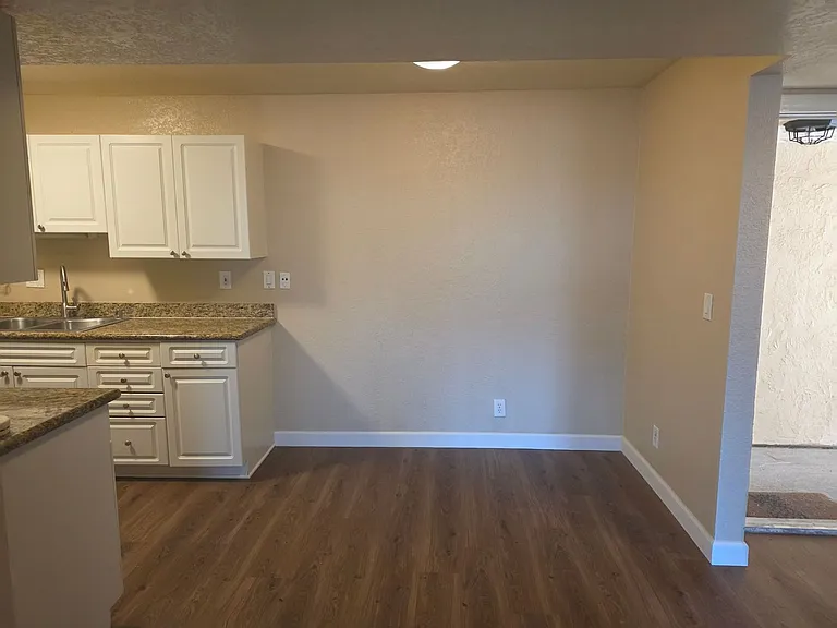 240 W Lincoln Ave #17 — Photo 2
