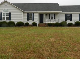 326 Blaze Ridge Dr, Smithfield, NC 27577