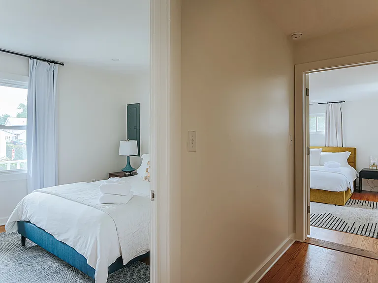 1023 King St — Photo 10