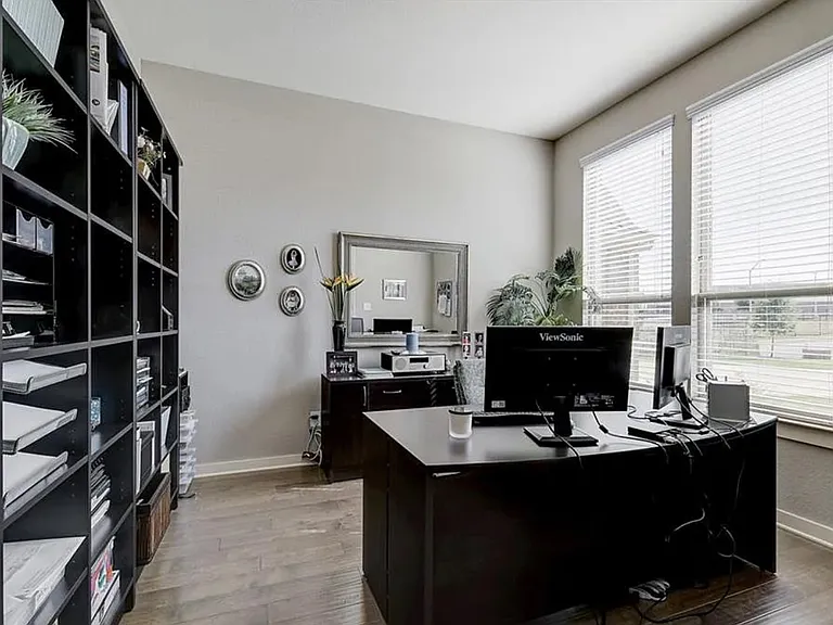 104 Garner Park Cv — Photo 16
