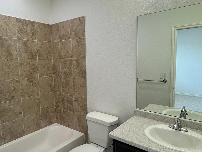 1320 Kestrel Ln #C — Photo 8