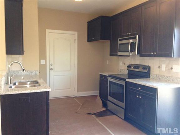 4th image of 107 Glasgow St Lot 60