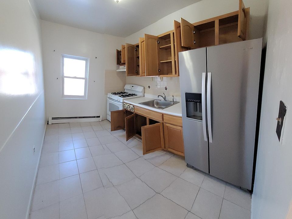1st image of 595 E 89th St #2