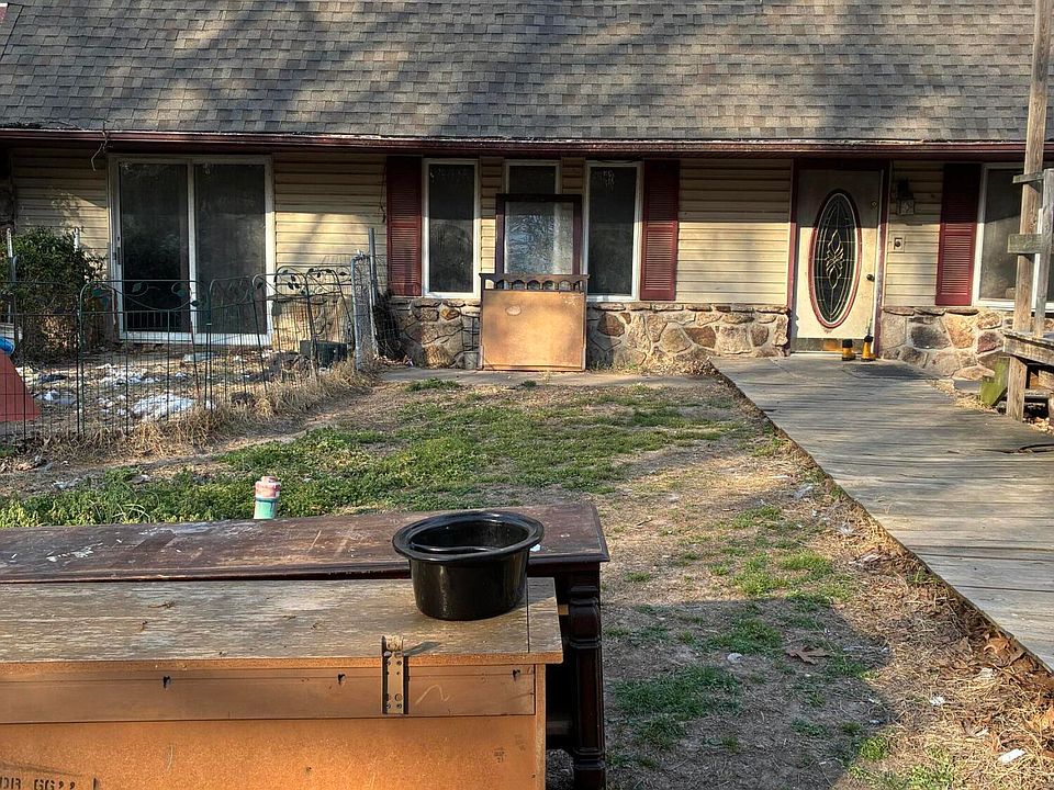 1st image of 304 City Limit Rd