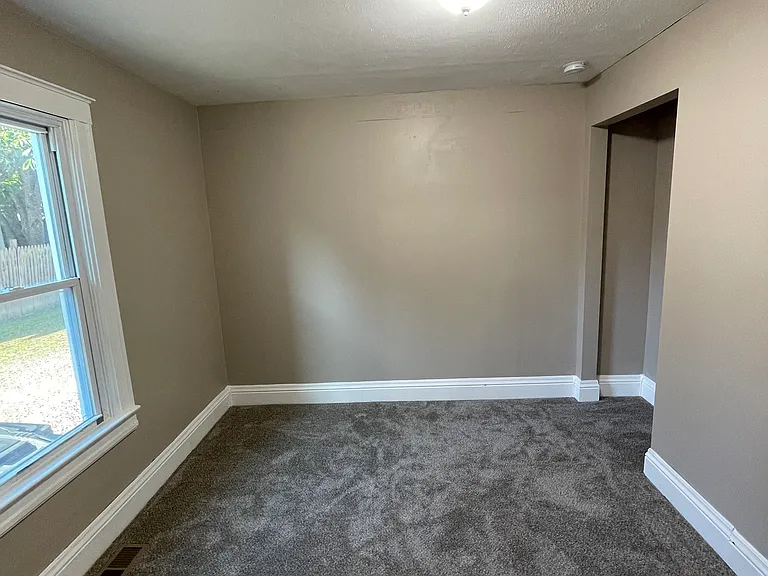 4083 S Mill Rd — Photo 5