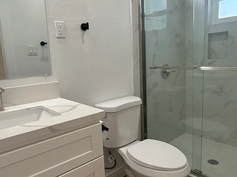 924 W Colorado Blvd #B — Photo 4