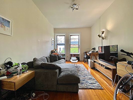4th image of 40 W 89th St APT 4A