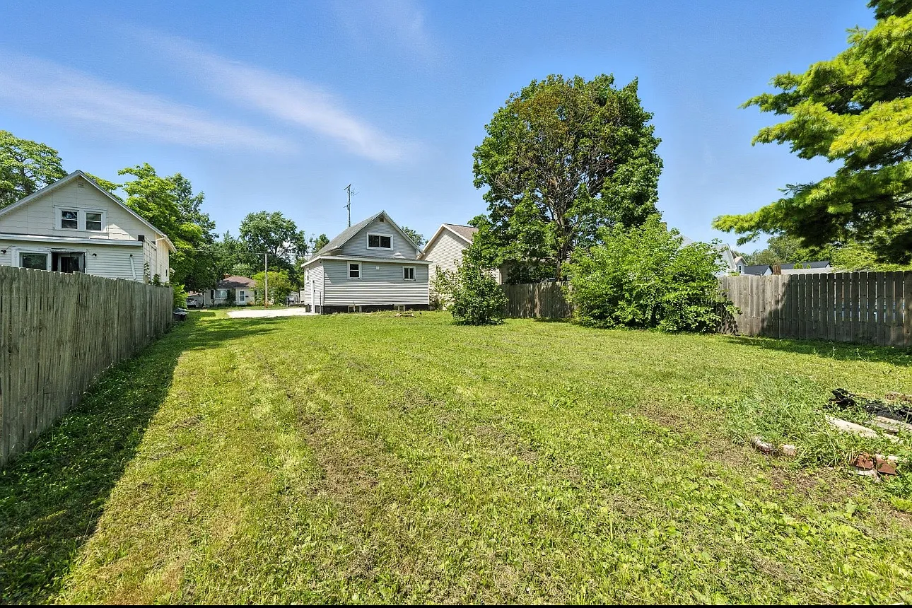 124 Taylor St — Photo 2