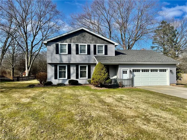 6144 Chidester Dr, Canfield, OH 44406