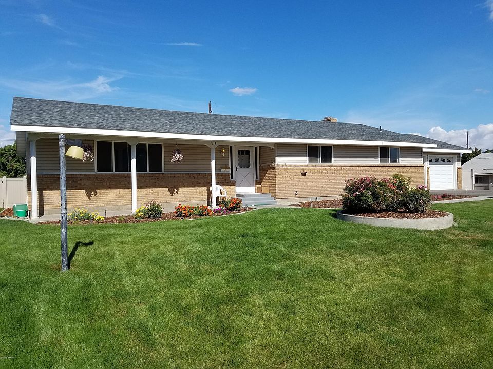 2nd image of 915 Stassen Way