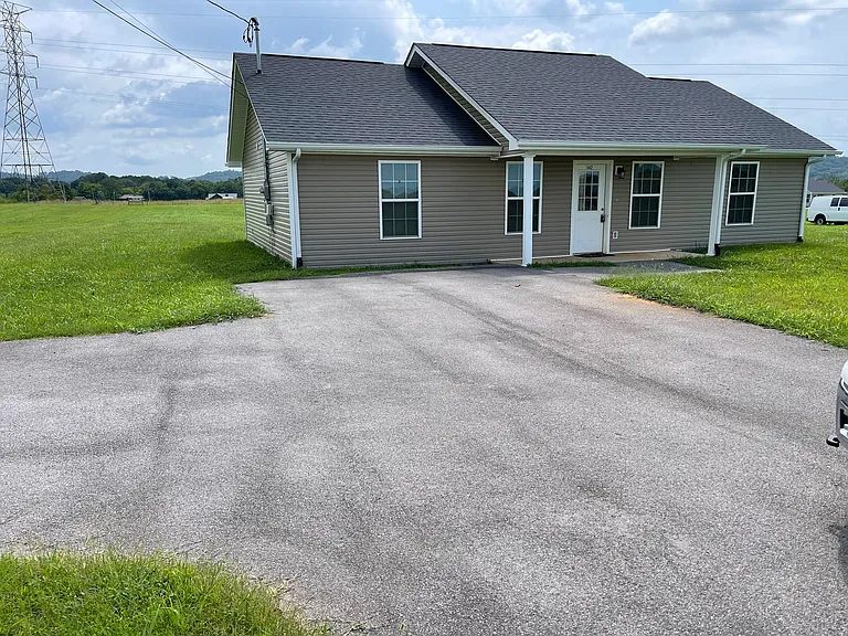 1442 Quarles Rd — Photo 3
