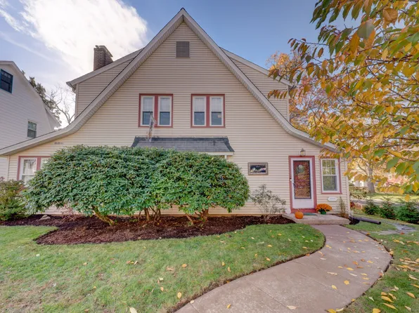 2 Gerard Street, Manchester, CT 06040