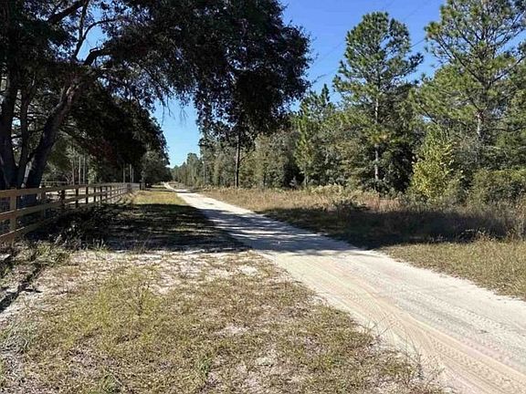 Exterior Neighborhood (street photo)