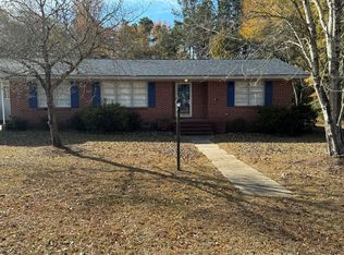 287 Manchester Dr, Manning, SC 29102