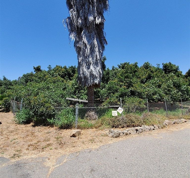 1st image of 33 Calle De Las Piedras