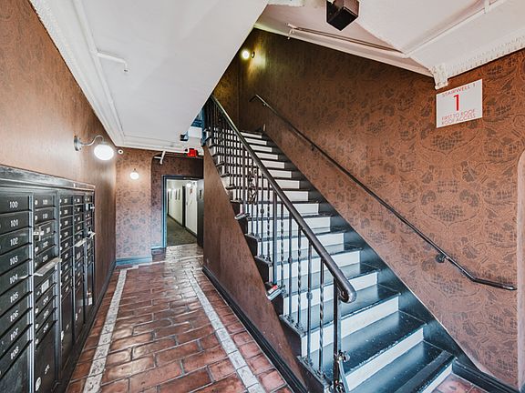 3rd image of 412 S Lake St APT 101