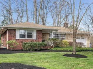 29 Forest Dr, Flemington, NJ 08822