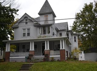 129 Ridgeway St, East Stroudsburg, PA 18301