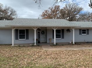 151 Crestwood Dr, Graham, TX 76450