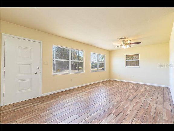 4th image of 1736 Valencia Dr