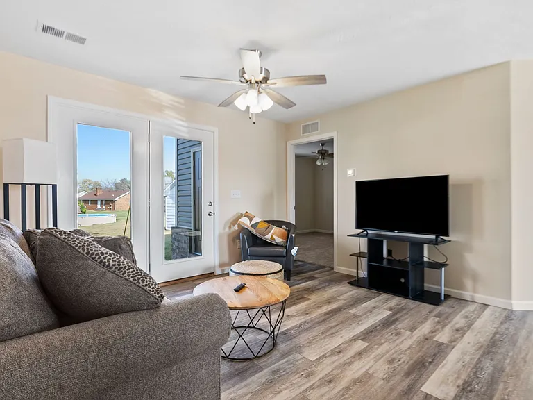 1024 Oak Hill Rd #F — Photo 12