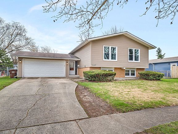 2nd image of 15143 Las Flores Ln