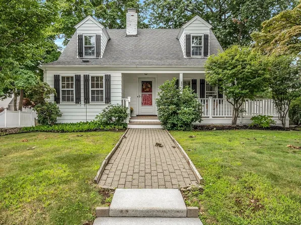5 Chase Rd, Stoneham, MA 02180