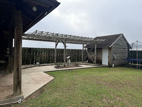 5th image of 1138 Perchville Rd