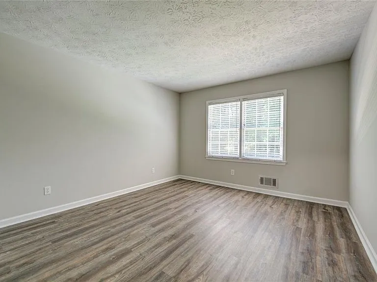 4566 Mountain Creek Dr NE — Photo 13