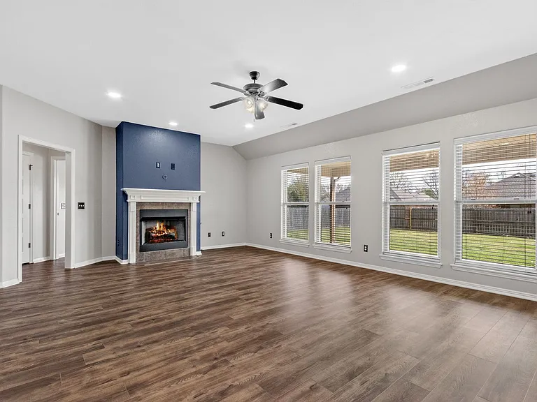 1166 S Blue Willow Ave — Photo 8
