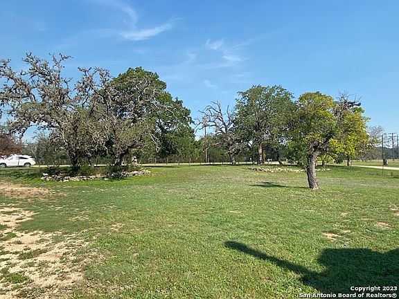 4th image of 1487 ENGLISH HOLLOW DR