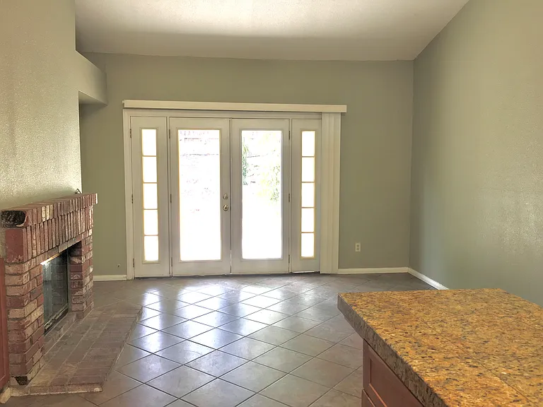 16522 Nectarine Way — Photo 3