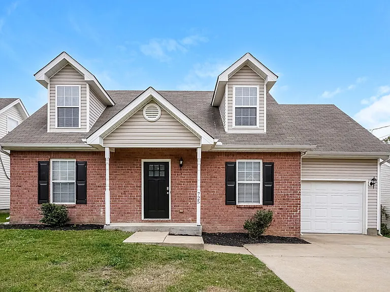 725 Holland Ridge Dr — Photo 1
