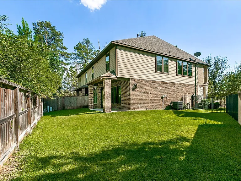 68 Daffodil Meadow Pl — Photo 31