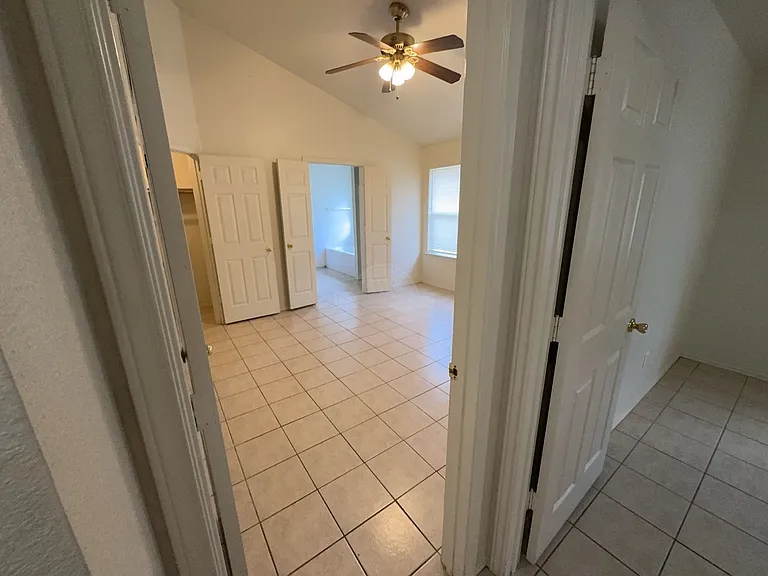 1604 Grey Fox Trl — Photo 12