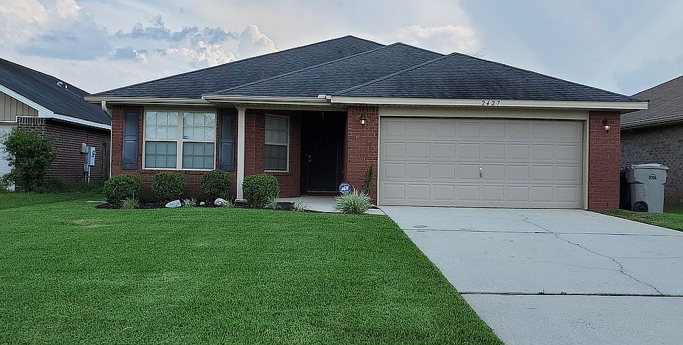 1st image of 2427 Flintstone Dr