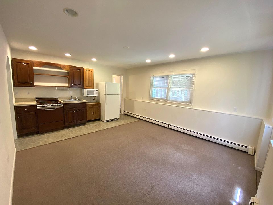 1st image of 116 Dahlia Dr #B